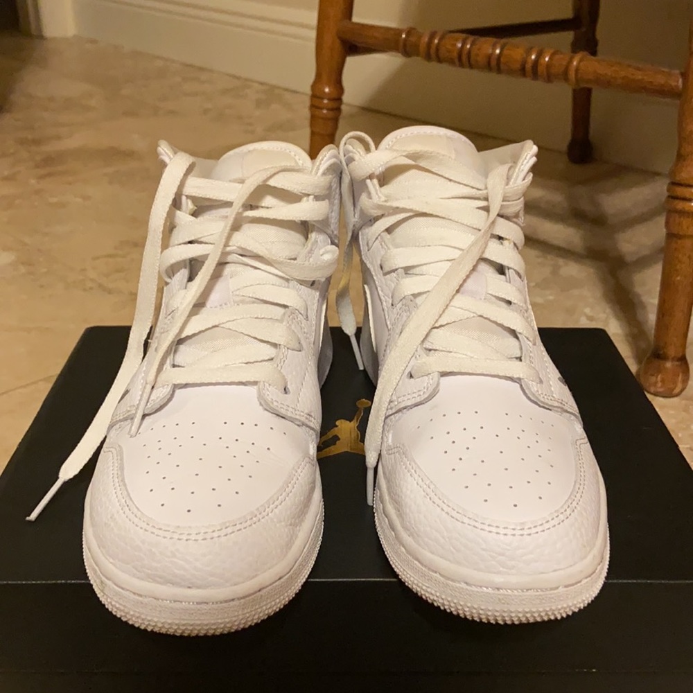 WHITE PLAYBOY JORDAN 1S - Picture 7 of 7